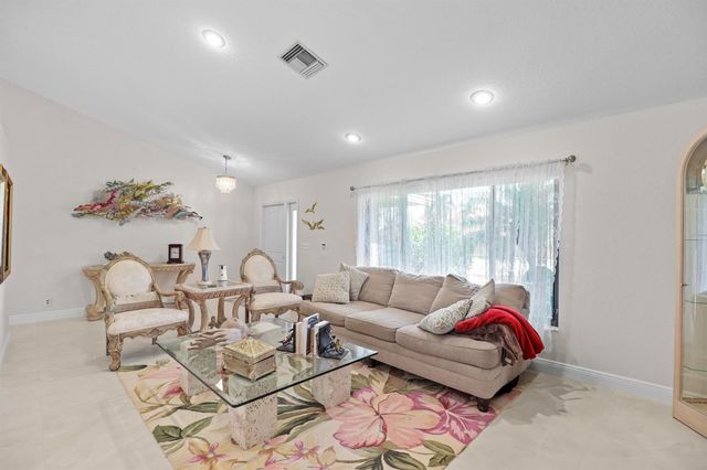 9260 Laurel Green Drive, Boynton Beach, FL 33437