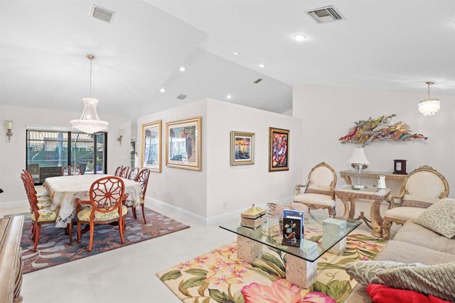9260 Laurel Green Drive, Boynton Beach, FL 33437