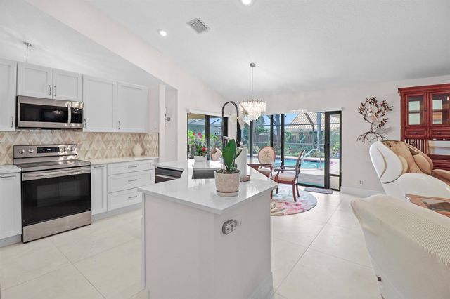 9260 Laurel Green Drive, Boynton Beach, FL 33437