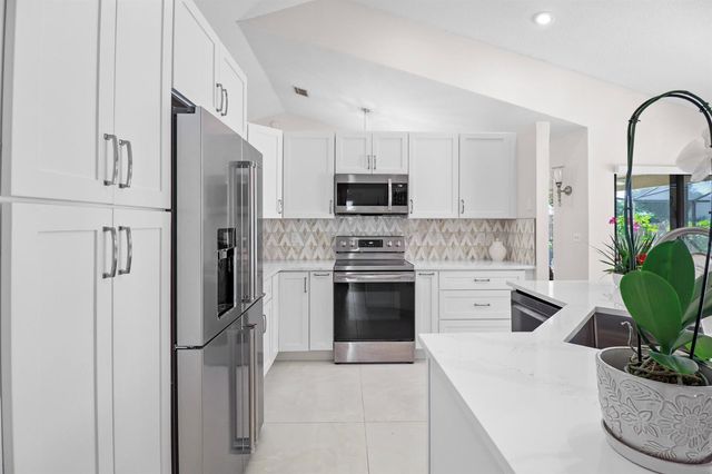 9260 Laurel Green Drive, Boynton Beach, FL 33437