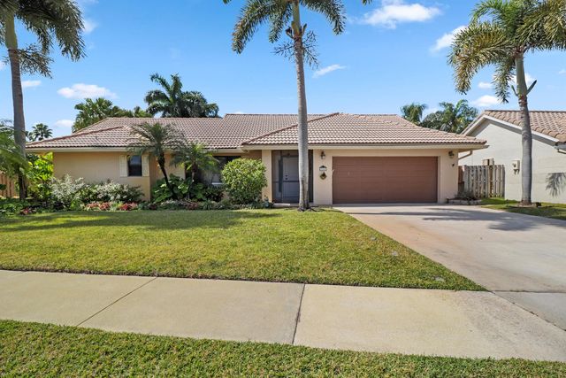 9260 Laurel Green Drive, Boynton Beach, FL 33437