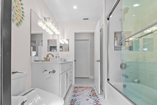 9260 Laurel Green Drive, Boynton Beach, FL 33437