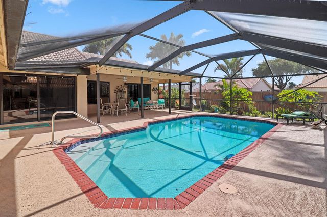 9260 Laurel Green Drive, Boynton Beach, FL 33437