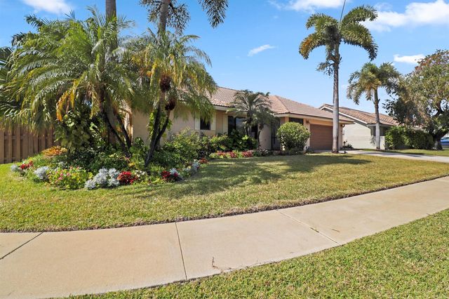 9260 Laurel Green Drive, Boynton Beach, FL 33437