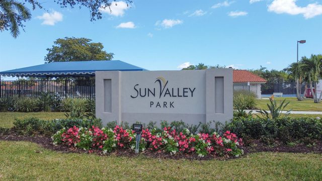9260 Laurel Green Drive, Boynton Beach, FL 33437