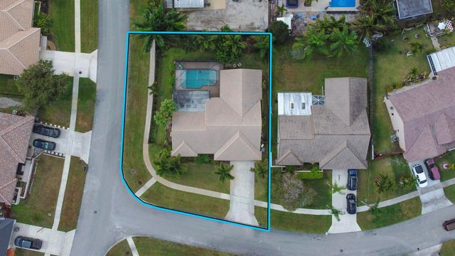 9260 Laurel Green Drive, Boynton Beach, FL 33437