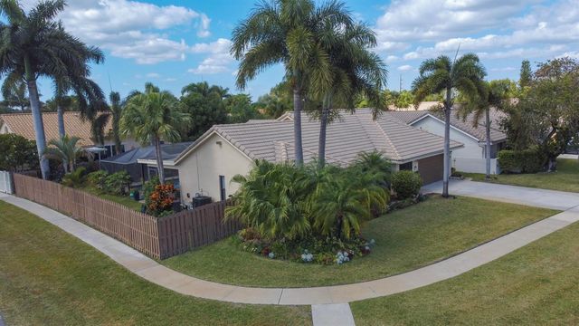 9260 Laurel Green Drive, Boynton Beach, FL 33437