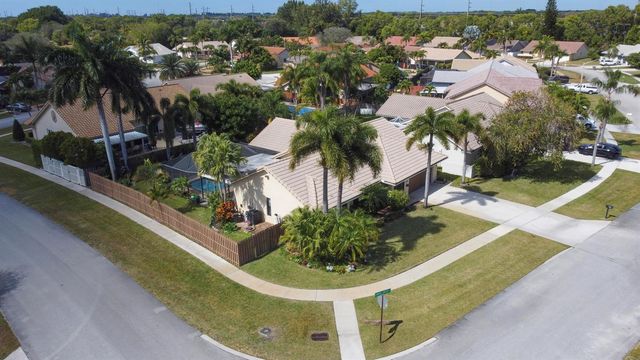 9260 Laurel Green Drive, Boynton Beach, FL 33437