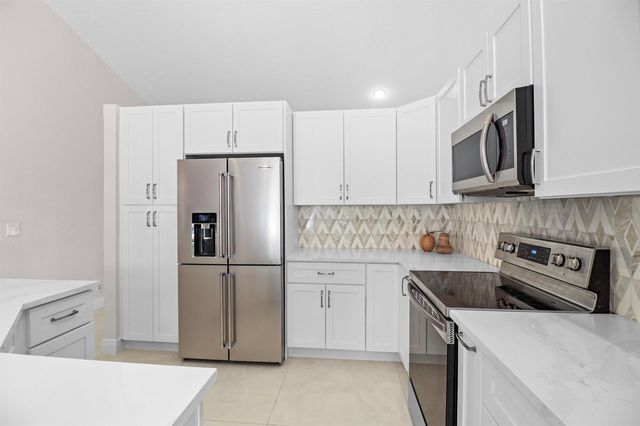 9260 Laurel Green Drive, Boynton Beach, FL 33437