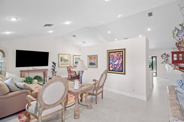 9260 Laurel Green Drive, Boynton Beach, FL 33437