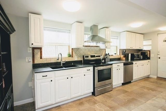 111 Lakewood Street, Worcester, MA 01603