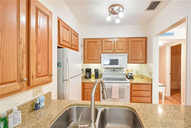 1524 Wood Ave 314, St Simons Island, GA 31522