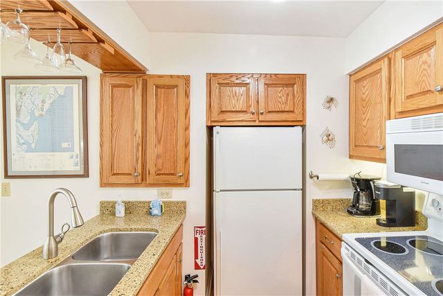 1524 Wood Ave 314, St Simons Island, GA 31522