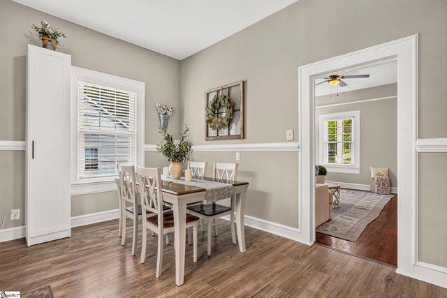 207 Woodside Circle, Simpsonville, SC 29681