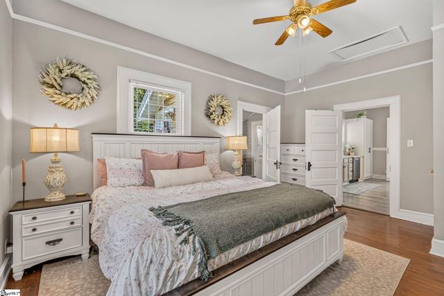 207 Woodside Circle, Simpsonville, SC 29681