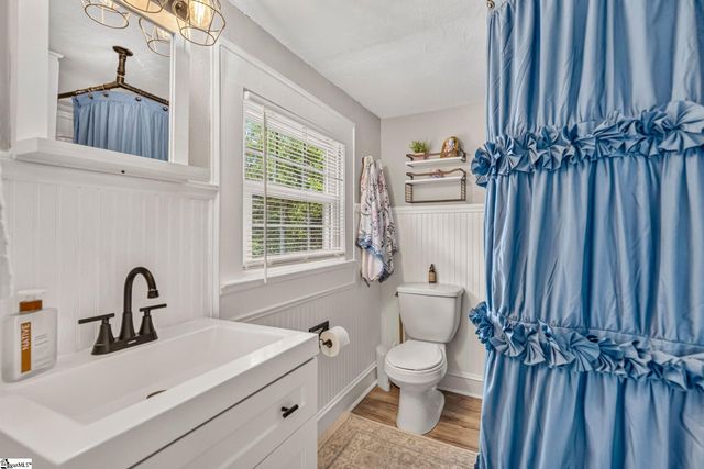 207 Woodside Circle, Simpsonville, SC 29681