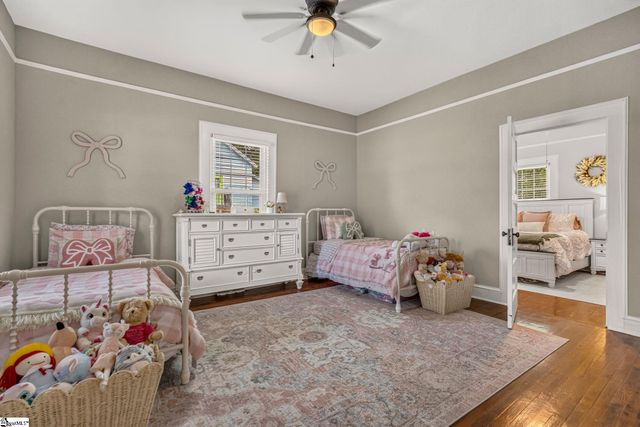 207 Woodside Circle, Simpsonville, SC 29681