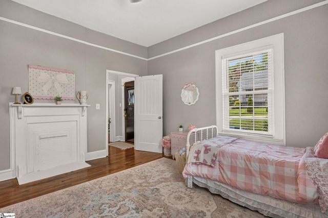 207 Woodside Circle, Simpsonville, SC 29681