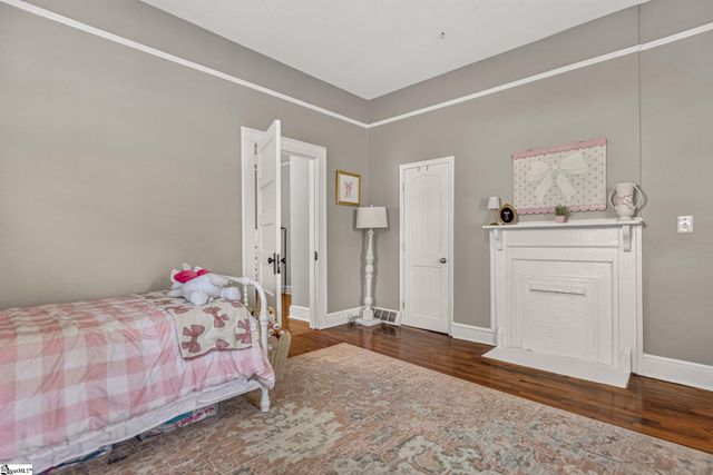 207 Woodside Circle, Simpsonville, SC 29681