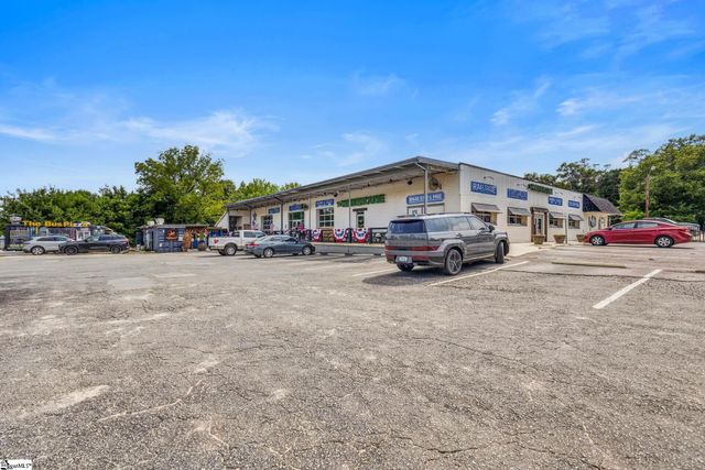 207 Woodside Circle, Simpsonville, SC 29681