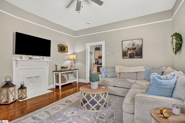207 Woodside Circle, Simpsonville, SC 29681