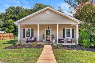 207 Woodside Circle, Simpsonville, SC 29681
