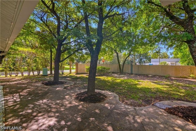 12393 Londonderry LN, Bonita Springs, FL 34135