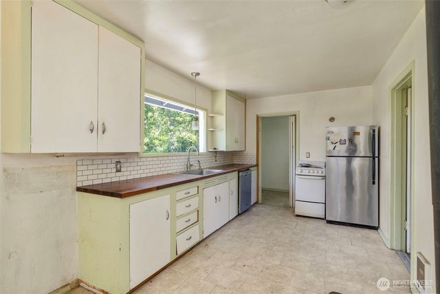 26304 Bannister Street NE, Kingston, WA 98346
