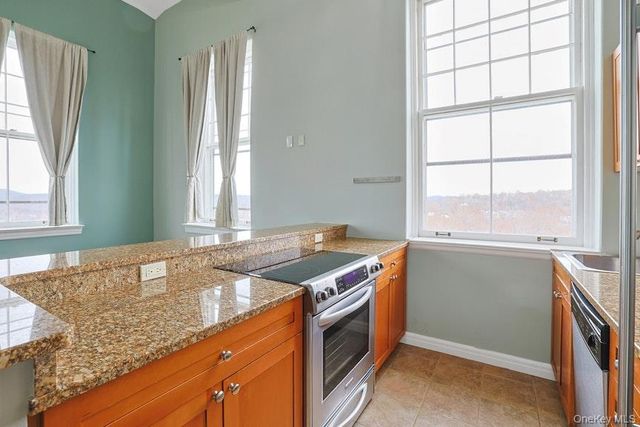 1701 Crompond Road 6304, Peekskill, NY 10566