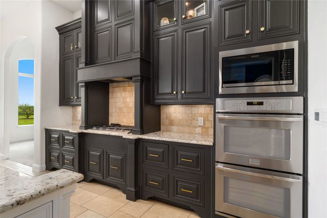 2023 Twin Creeks Circle, Pilot Point, TX 76258