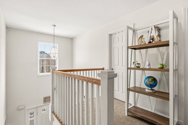 181 Tarkiln Pl, New Bedford, MA 02745