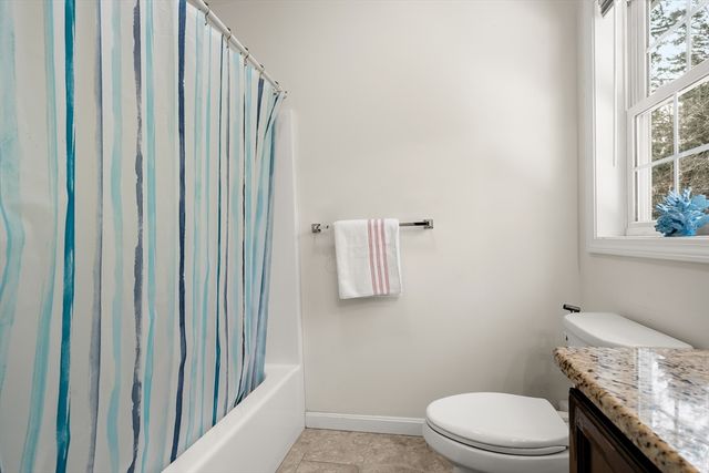 181 Tarkiln Pl, New Bedford, MA 02745