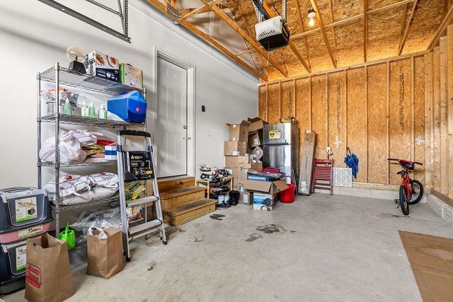 181 Tarkiln Pl, New Bedford, MA 02745