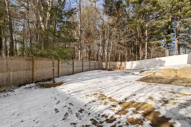 181 Tarkiln Pl, New Bedford, MA 02745