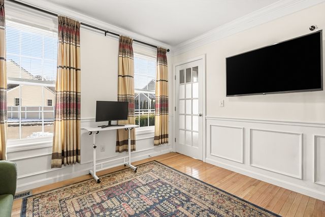 181 Tarkiln Pl, New Bedford, MA 02745