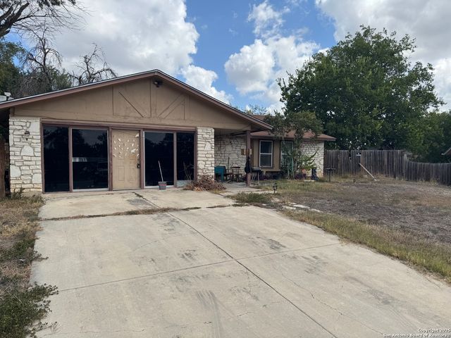 2102 Cross Key, San Antonio, TX 78245