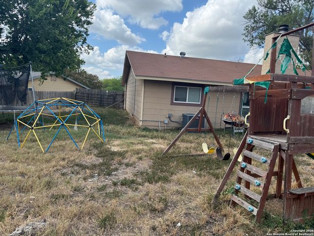 2102 Cross Key, San Antonio, TX 78245