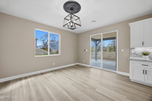 28840 Birkdale Court, Tehachapi, CA 93561