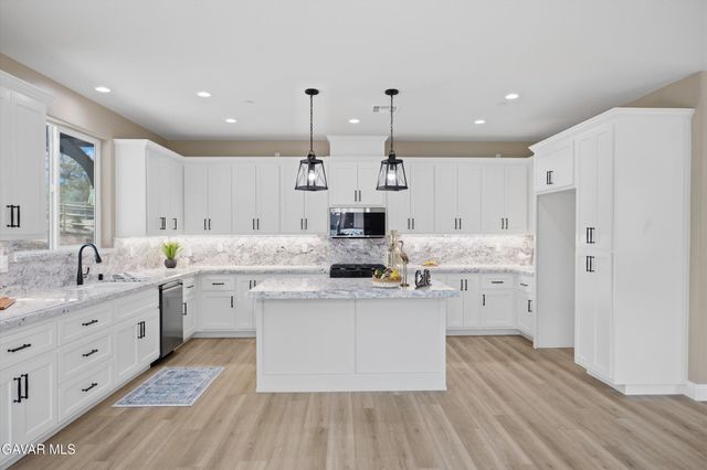 28840 Birkdale Court, Tehachapi, CA 93561