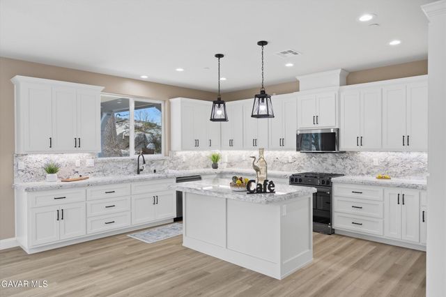 28840 Birkdale Court, Tehachapi, CA 93561