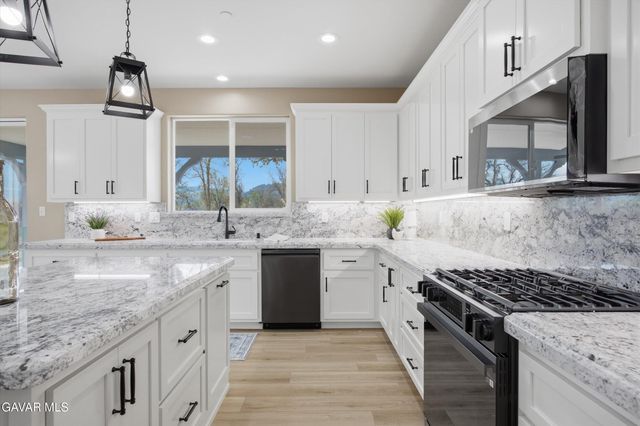 28840 Birkdale Court, Tehachapi, CA 93561