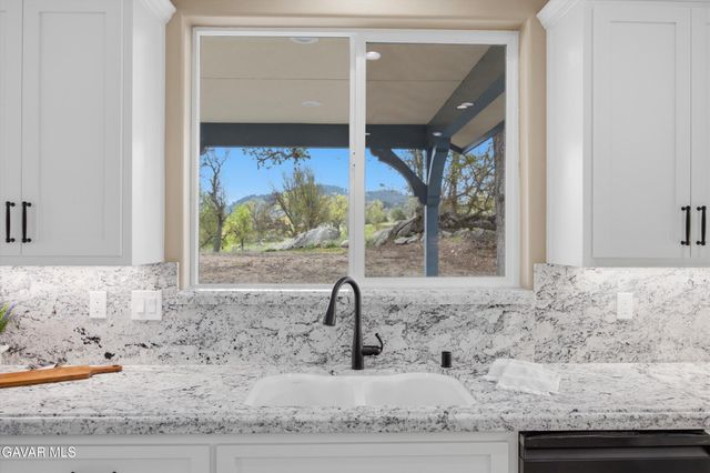 28840 Birkdale Court, Tehachapi, CA 93561