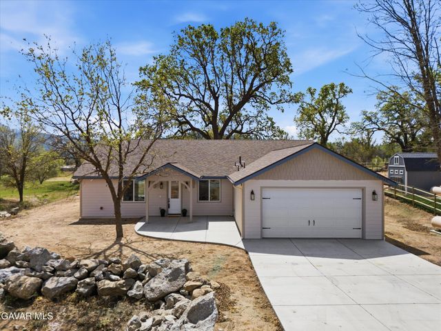 28840 Birkdale Court, Tehachapi, CA 93561
