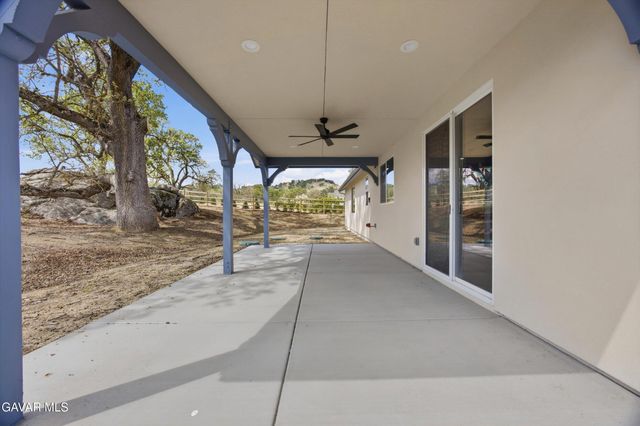 28840 Birkdale Court, Tehachapi, CA 93561