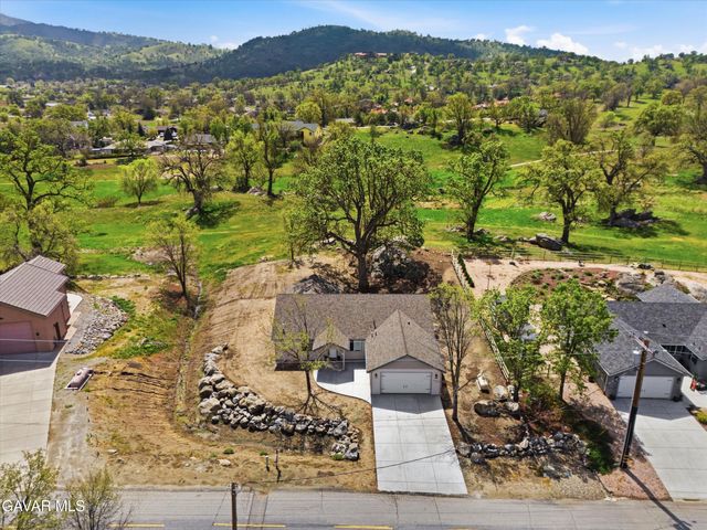28840 Birkdale Court, Tehachapi, CA 93561
