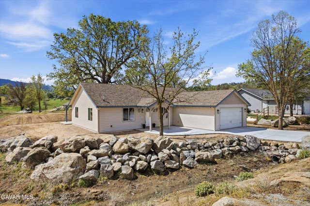 28840 Birkdale Court, Tehachapi, CA 93561