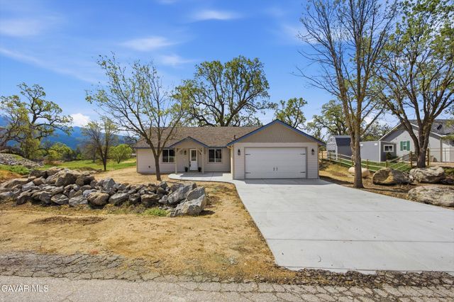 28840 Birkdale Court, Tehachapi, CA 93561