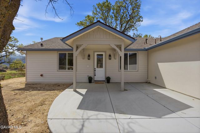 28840 Birkdale Court, Tehachapi, CA 93561