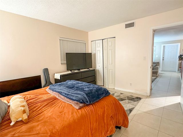 1125 NE 16th Place 105, Fort Lauderdale, FL 33305