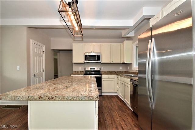 7984 Chagrin Road, Chagrin Falls, OH 44023